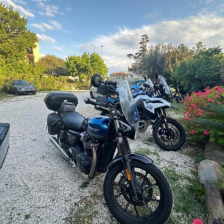 Hotel S'Ortale Con Parcheggio Interno E Ristorante All'Aperto オロゼーイ エクステリア 写真