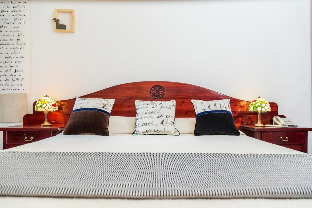 Hotel S'Ortale Con Parcheggio Interno E Ristorante All'Aperto オロゼーイ エクステリア 写真