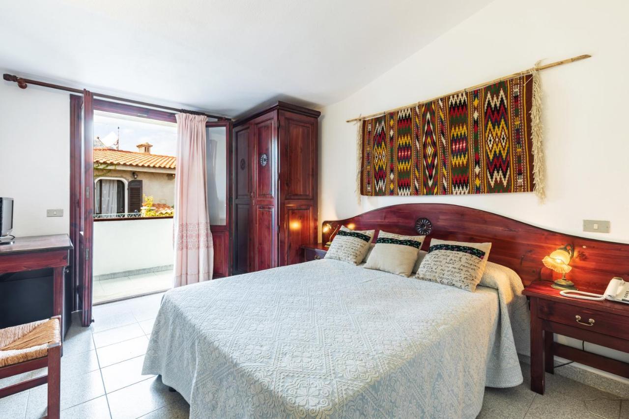 Hotel S'Ortale Con Parcheggio Interno E Ristorante All'Aperto オロゼーイ エクステリア 写真