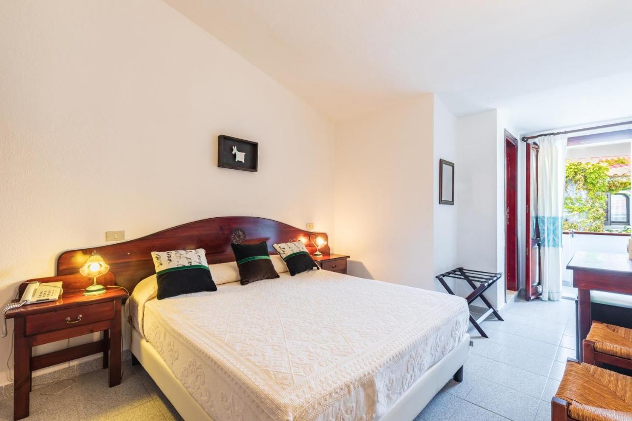 Hotel S'Ortale Con Parcheggio Interno E Ristorante All'Aperto オロゼーイ エクステリア 写真