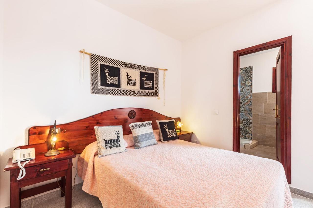 Hotel S'Ortale Con Parcheggio Interno E Ristorante All'Aperto オロゼーイ エクステリア 写真