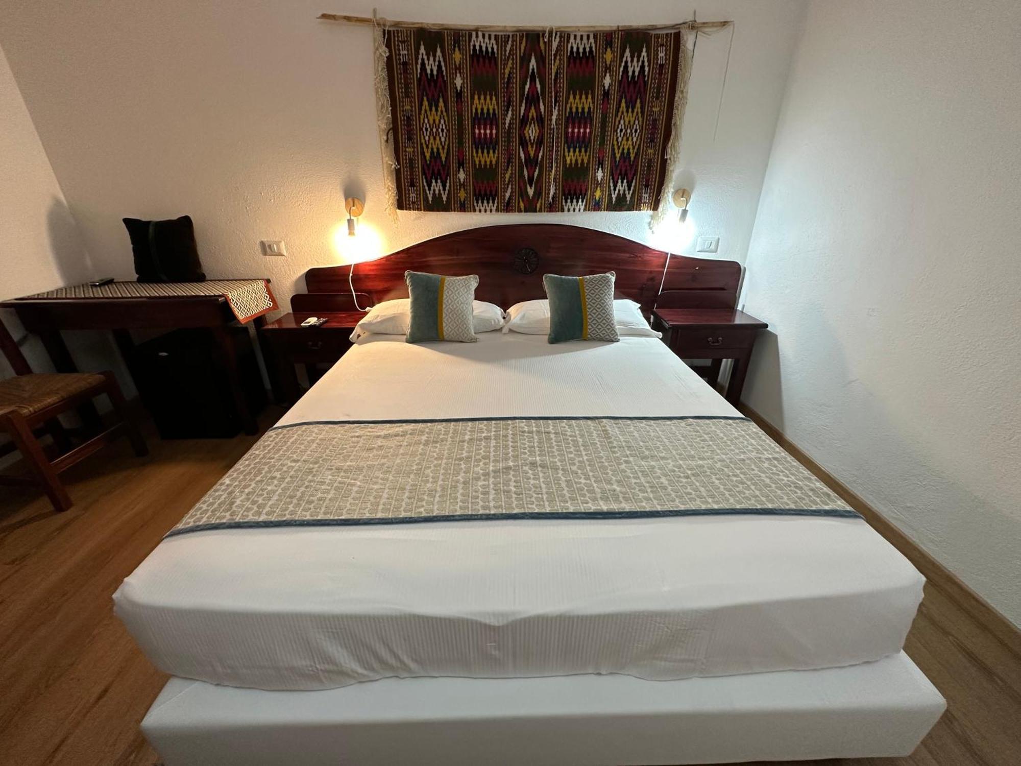 Hotel S'Ortale Con Parcheggio Interno E Ristorante All'Aperto オロゼーイ エクステリア 写真