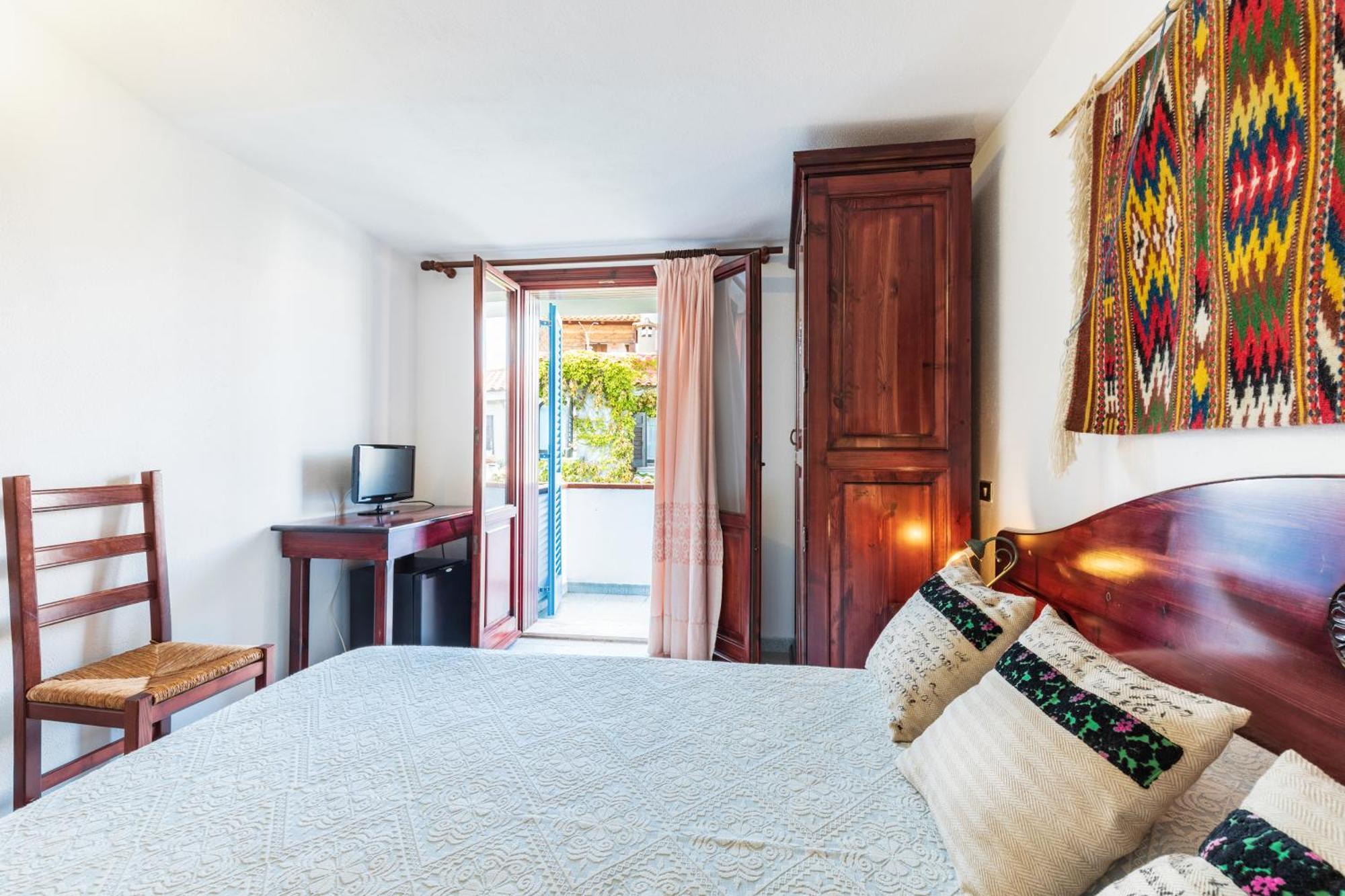 Hotel S'Ortale Con Parcheggio Interno E Ristorante All'Aperto オロゼーイ 部屋 写真