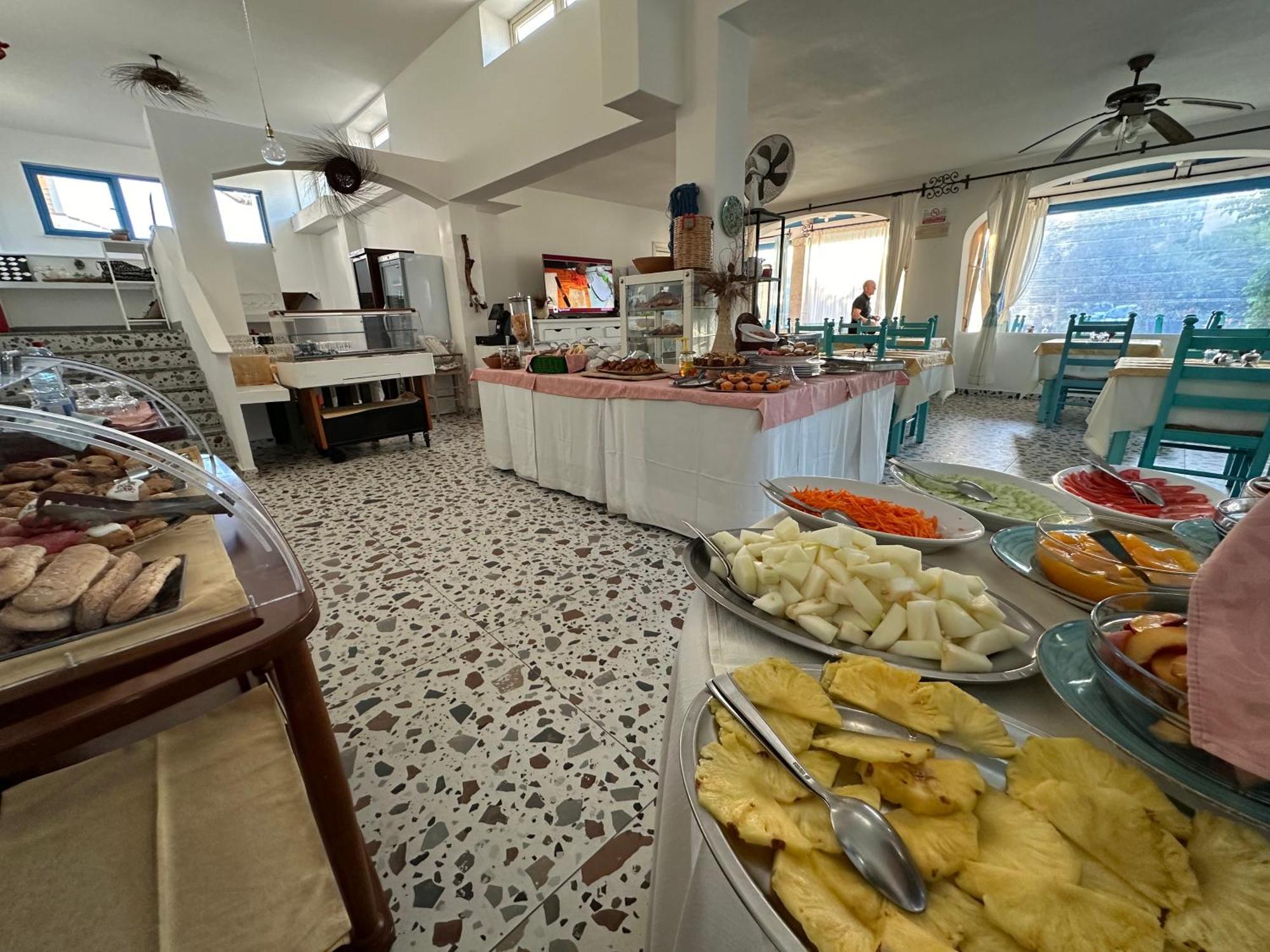 Hotel S'Ortale Con Parcheggio Interno E Ristorante All'Aperto オロゼーイ エクステリア 写真