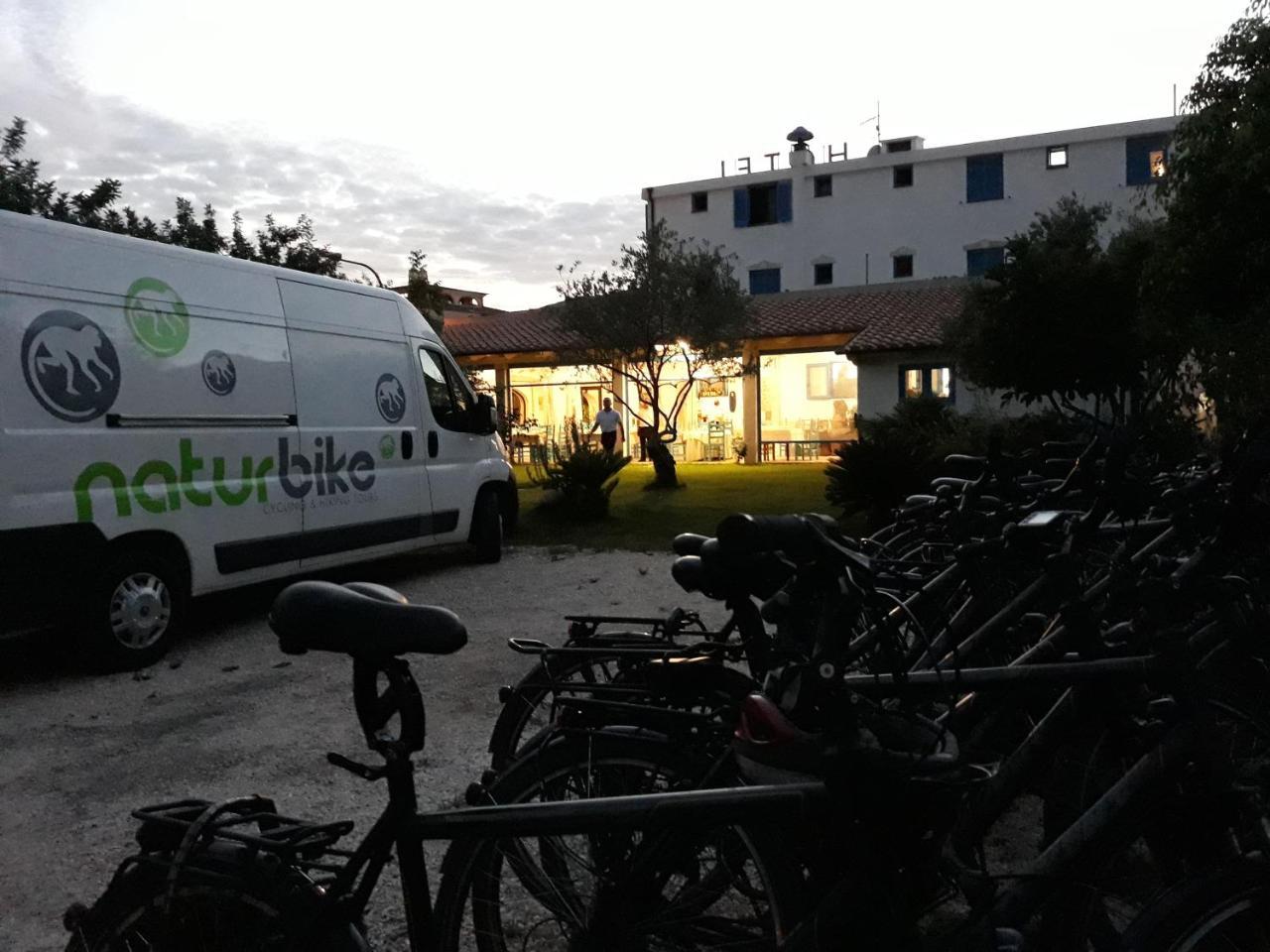 Hotel S'Ortale Con Parcheggio Interno E Ristorante All'Aperto オロゼーイ エクステリア 写真